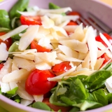 Vorschaubild für Feldsalat mit Tomaten und Parmesan